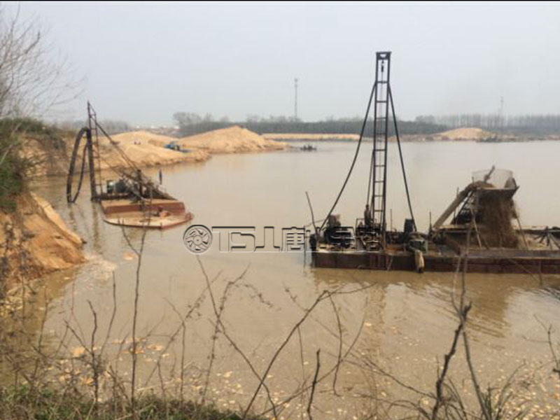 無(wú)節(jié)制開采河沙，河堤受損嚴(yán)重